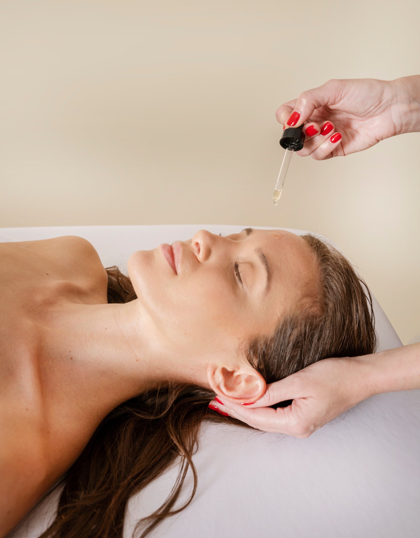 luxury deep pore cleansing facial treatment for clear, refined skin