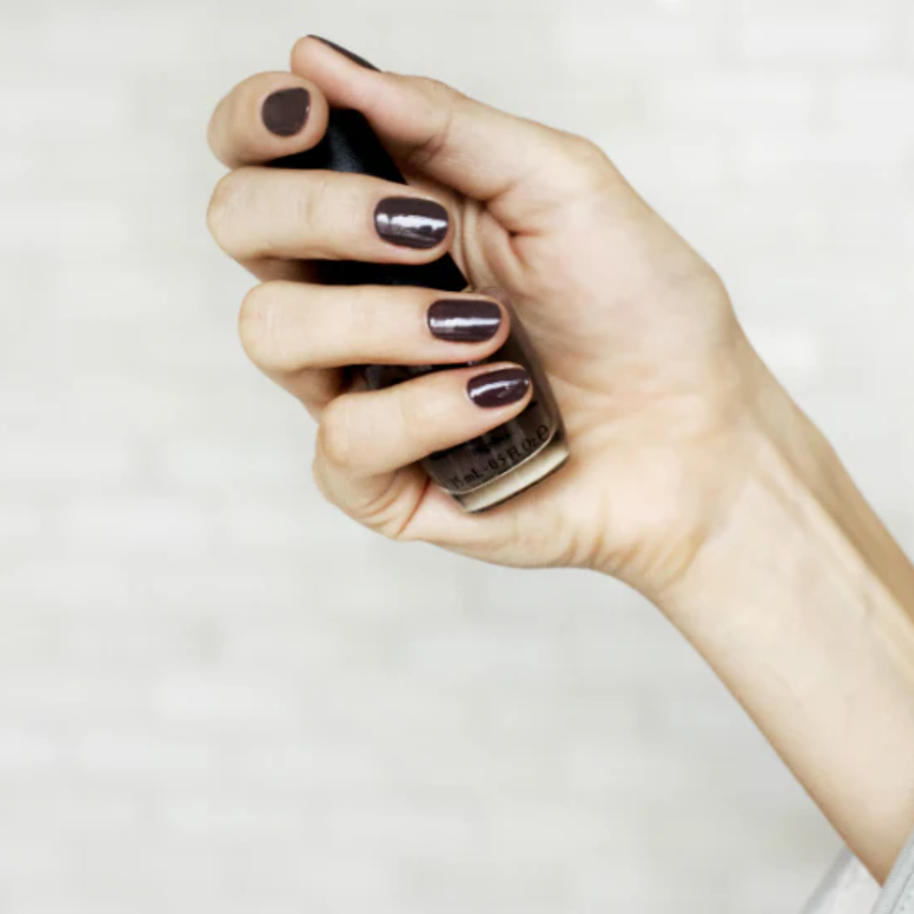  Finished gel manicure with smooth, shiny nails at Bella Santé Spa 